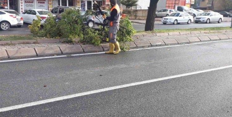 Yağış sonrası Melikgazi ekipleri sahada seferber oldu
