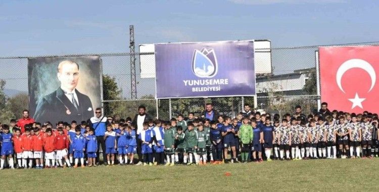 Yunusemre’de 100. Yıl Ara Tatil Futbol Turnuvası yapıldı
