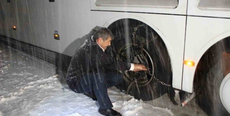 Erzincan Valiliğinden kışlık lastik ve zincir uyarısı
