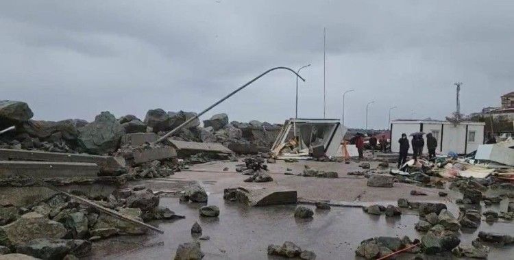 Milyonlarca liralık hasar oluşan Esenköy balıkçı barınağı tanınmaz hale geldi