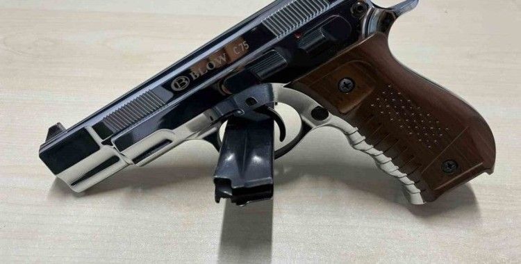 Arnavutköy’de düğün konvoyunda havaya ateş açan şahıs yakalandı
