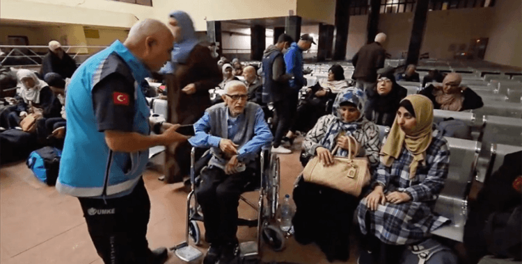 Gazze'den 61 hasta ve 49 refakatçi daha Mısır'a getirildi