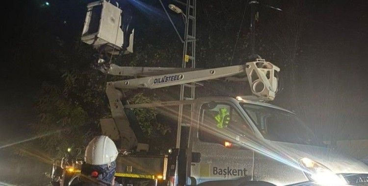 Başkent EDAŞ, fırtınanın enerji hatlarına zarar verdiği Zonguldak’ta çalışmalarını sürdürdü

