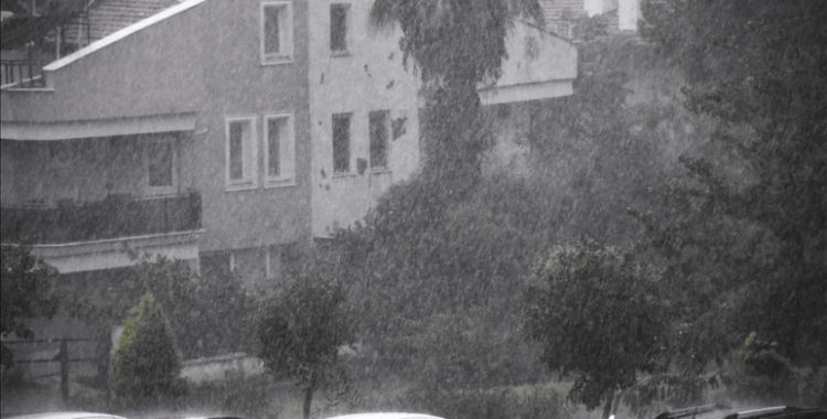Muğla ve Aydın kıyıları için gök gürültülü ve kuvvetli sağanak uyarısı