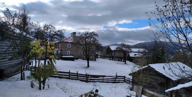 Sinop’a mevsiminin ilk karı düştü
