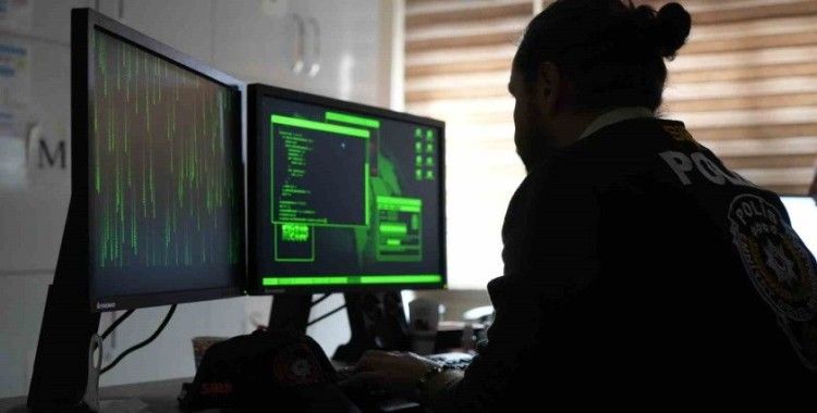 Sosyal medya paylaşımlarına dikkat: Her an kapınıza polis gelebilir
