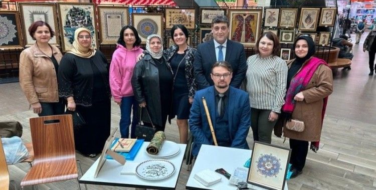 Tezhip ve minyatür eserler büyüledi
