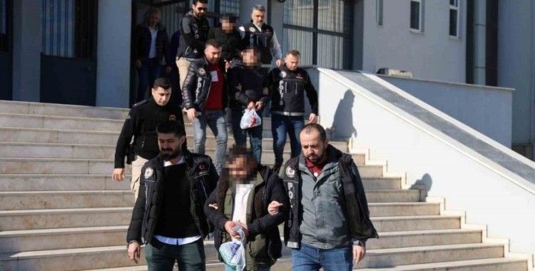 Adliyeye sevk edilen zehir tacirleri tutuklandı
