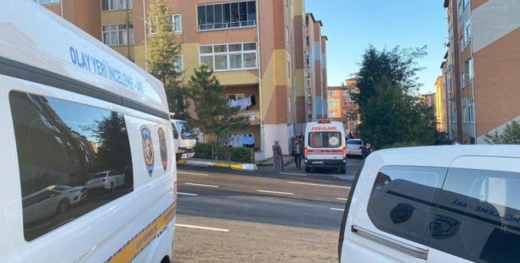 Karısını öldürdü, oğlunu yaraladı