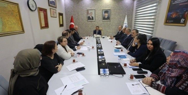 Vali Aktaş, yurt müdürleri ile değerlendirme toplantısı gerçekleştirdi
