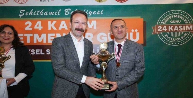 Dereceye giren öğretmenler ödüllendirildi