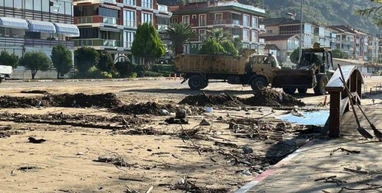 Bartın’da fırtına ve yağışın izleri siliniyor
