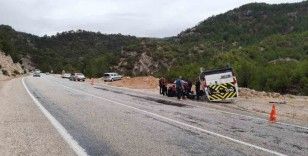 Seydikemer’de servis aracı devrildi: 9 yarlı
