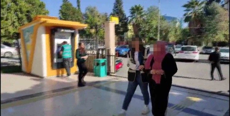 Yankesicilik yaptırdığı oğluyla birlikte yakalandı
