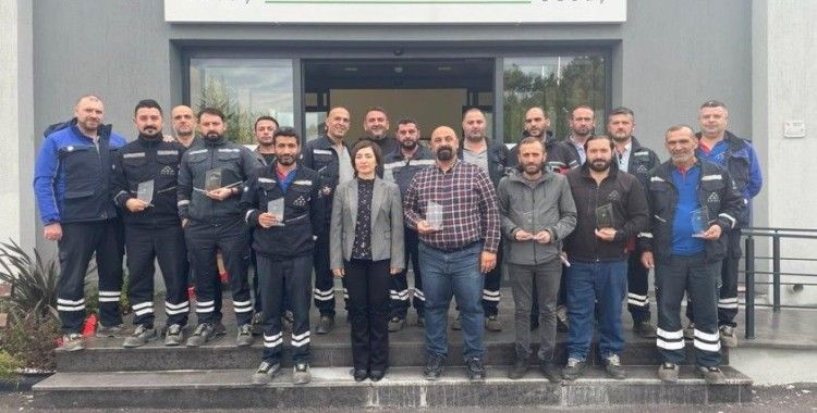 Kıdemli çalışanlara ödül verildi