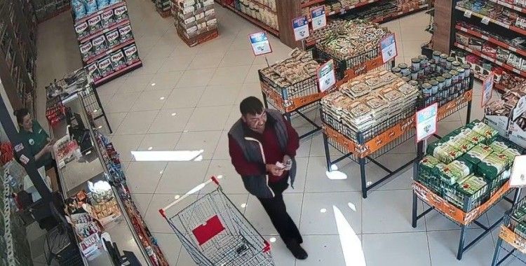 Bozuk para bahanesiyle kasiyerleri böyle çarptı
