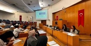 Çalışanlara iş güvenliği eğitimi
