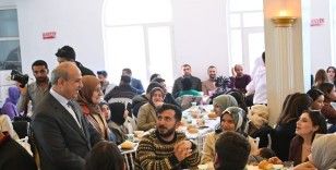 Oğuzeli’nde öğretmenler yemek programında bir araya geldi
