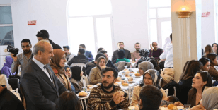 Oğuzeli’nde öğretmenler yemek programında bir araya geldi