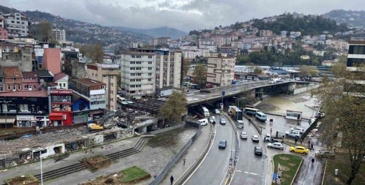 67 yıllık köprüdeki yıkım çalışmaları sona geldi
