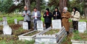 Hisarcık’ta vefat eden öğretmenlerin mezarları ziyaret edildi
