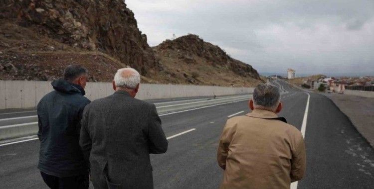 Büyükşehir’in kentin doğusu ve batısını birbirine bağlayacak yol çalışmasında sona gelindi

