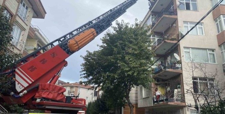 Avcılar’da çatı tamiri sırasında kalp krizi geçiren 79 yaşındaki adam hayatını kaybetti
