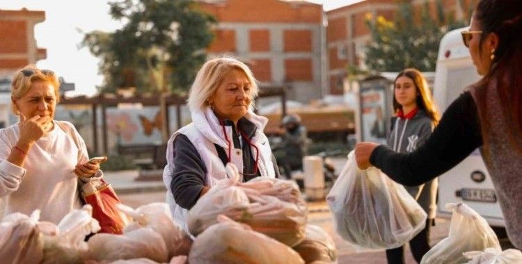 Didim Belediyesi, yetiştirdiği ürünleri ücretsiz dağıtıyor
