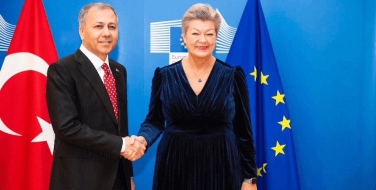 Bakan Yerlikaya, AB Komisyonu İçişlerinden Sorumlu Komiseri ile bir araya geldi