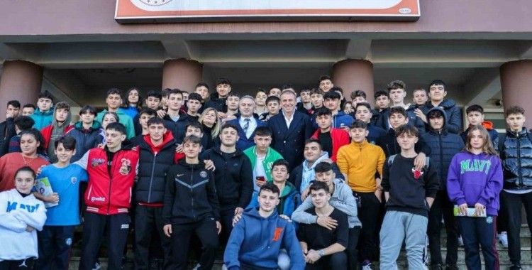 Abdullah Avcı’dan ’Öğretmenler Günü’ ziyareti
