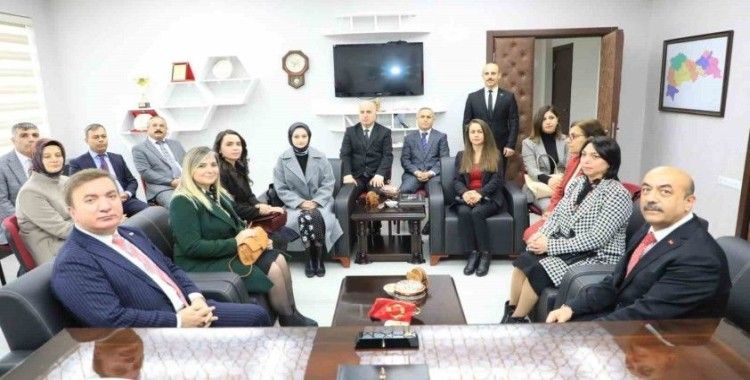 Vali Aydoğdu öğretmenleri ziyaret etti
