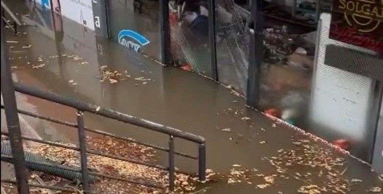 Didim’i şiddetli yağış vurdu
