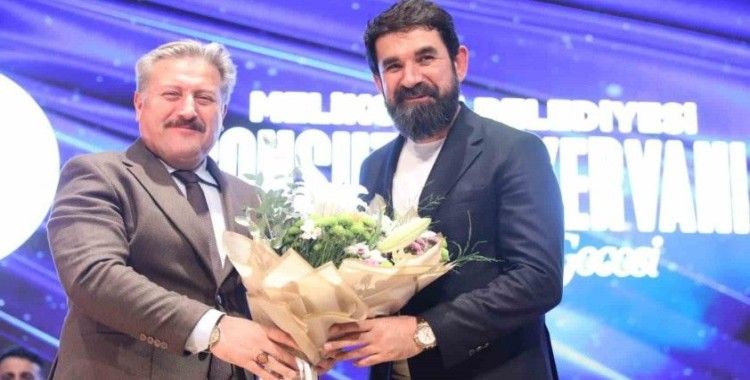 Melikgazi’de ‘Sonsuzluk Kervanı’ ile şiir dolu bir gece yaşandı
