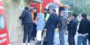 Diyarbakır’da ikram çeşmesinden sıcak çorba akmaya başladı

