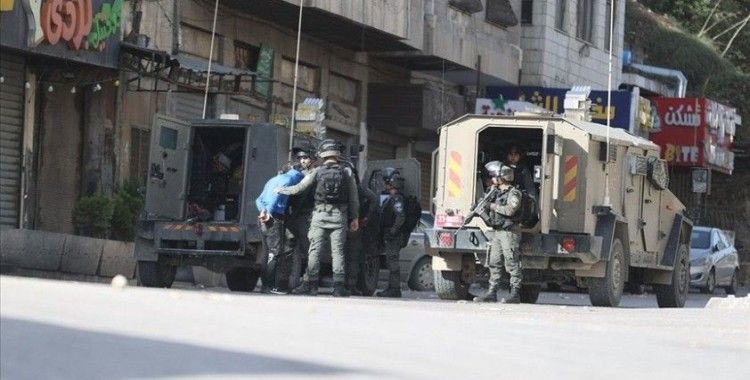 İsrail güçleri Batı Şeria ve Doğu Kudüs'te 20 Filistinliyi gözaltına aldı