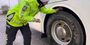 Yozgat’ta ticari araçlara yönelik kış lastiği denetimi yapıldı
