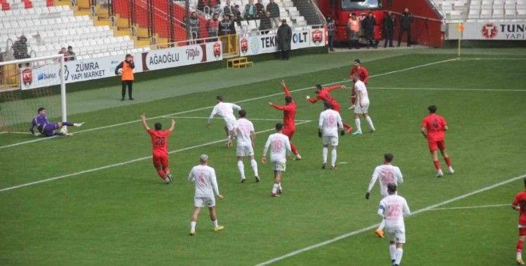 TFF 2. Lig: 24Erzincanspor: 3 - Isparta 32 Spor: 0
