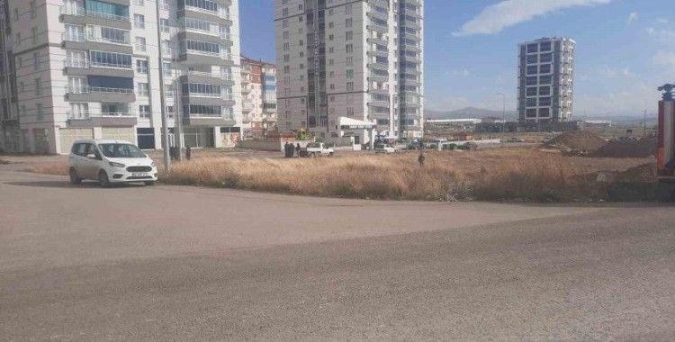 Fırtına Sivas’ta hasara yol açtı
