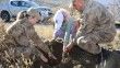 Elazığ’da jandarma ekipleri öğrencilerle fidan dikti
