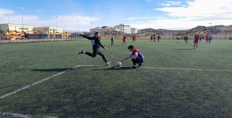 Karapınar’da şiddetli rüzgar etkili oldu
