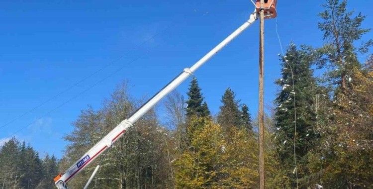 Kesintisiz enerji için tam kadro sahadalar
