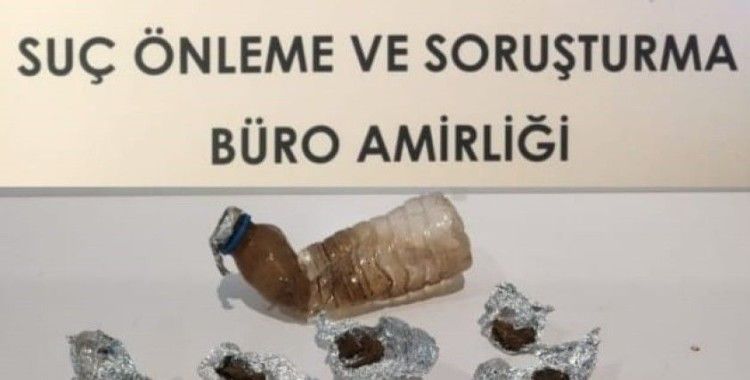 Polis evdeki kokudan uyuşturucu madde ele geçirdi