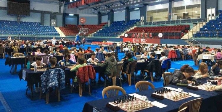 218 sporcu “Şah mat” dedi
