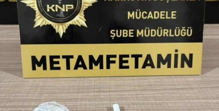 Kütahya’da 3 şüpheli şahsın üzerinde uyuşturucu ele geçirildi
