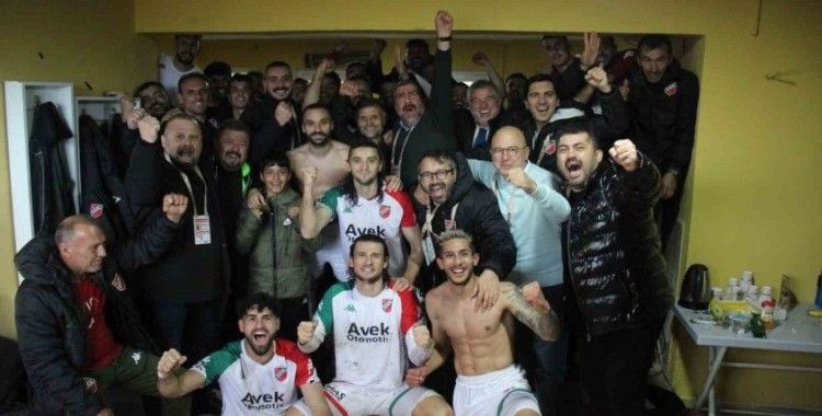 Karşıyaka, zirveye oynuyor
