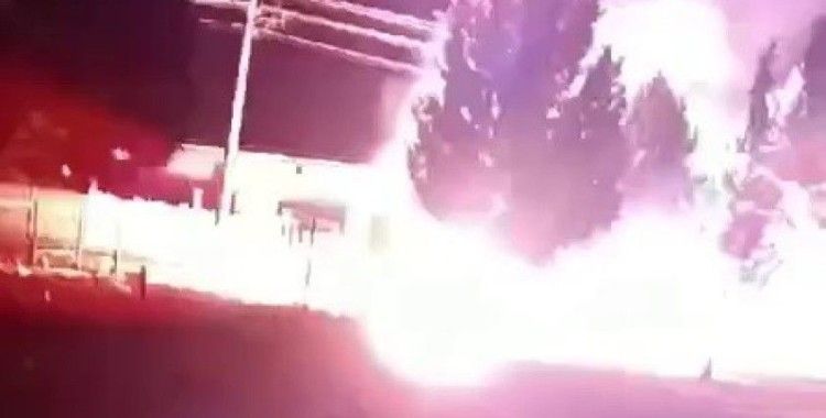 Elektrik trafosu bomba gibi patladı
