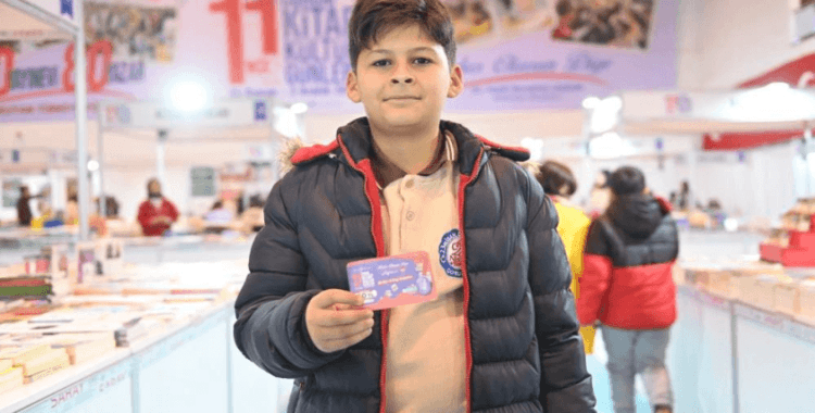 Belediyeden 20 bin öğrenciye hediye kitap kuponu