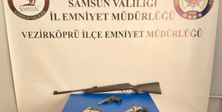 Vezirköprü'de silah operasyonu