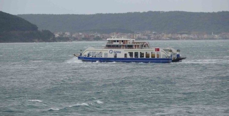 Çanakkale Boğazı çift yönlü olarak trafiğe kapatıldı
