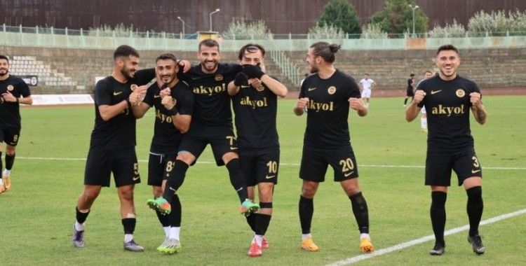 Yalovaspor liderliğini sürdürdü
